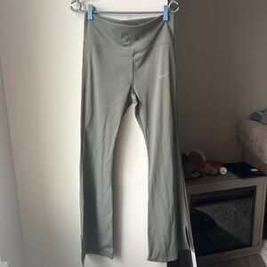 Nike Sage Green Flare Legging XL